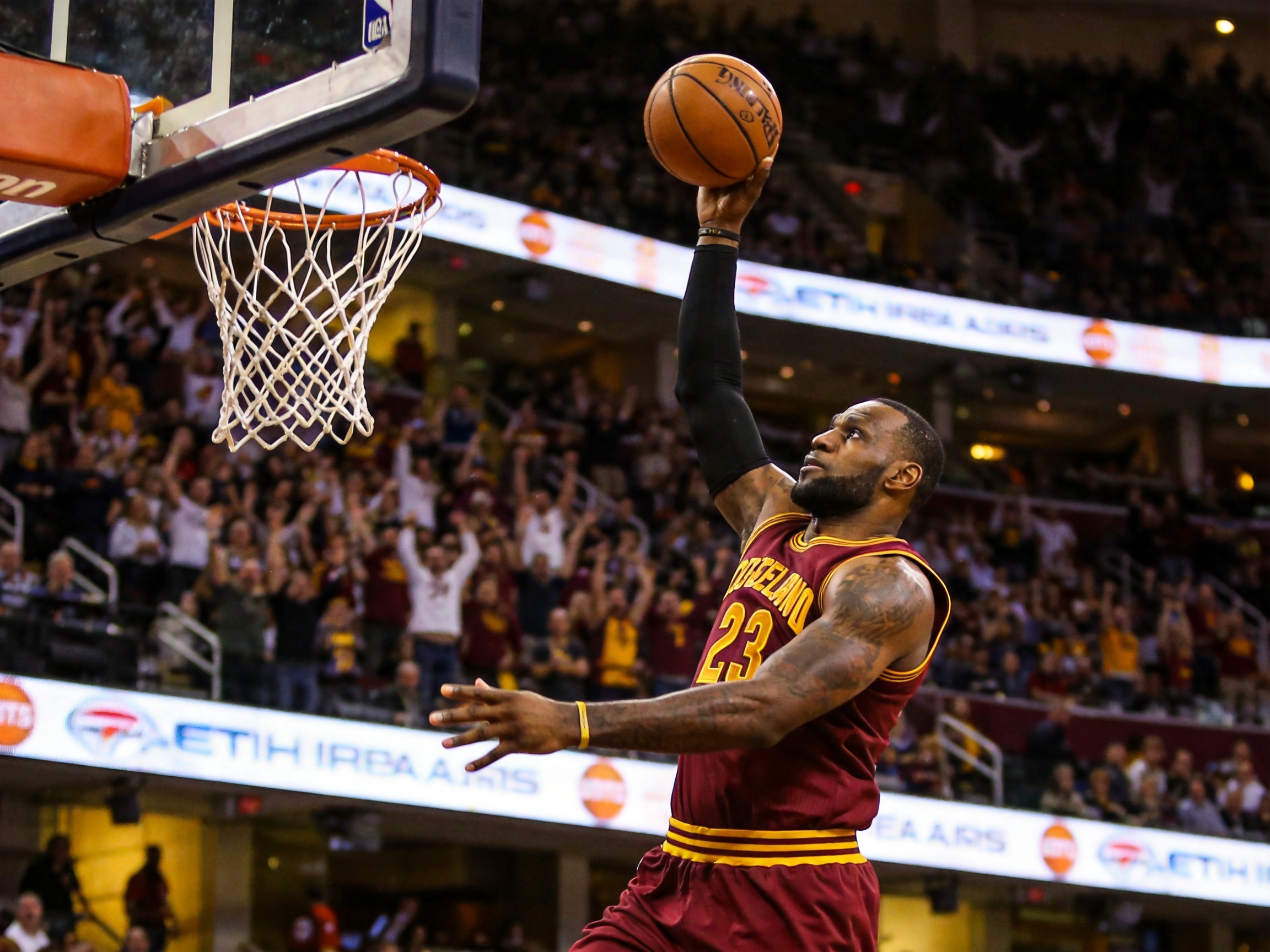 v66体育 · 专业体育资讯平台 - NBA季后赛最佳时刻、詹姆斯关键球合集、NBA、35万观看、精彩视频
